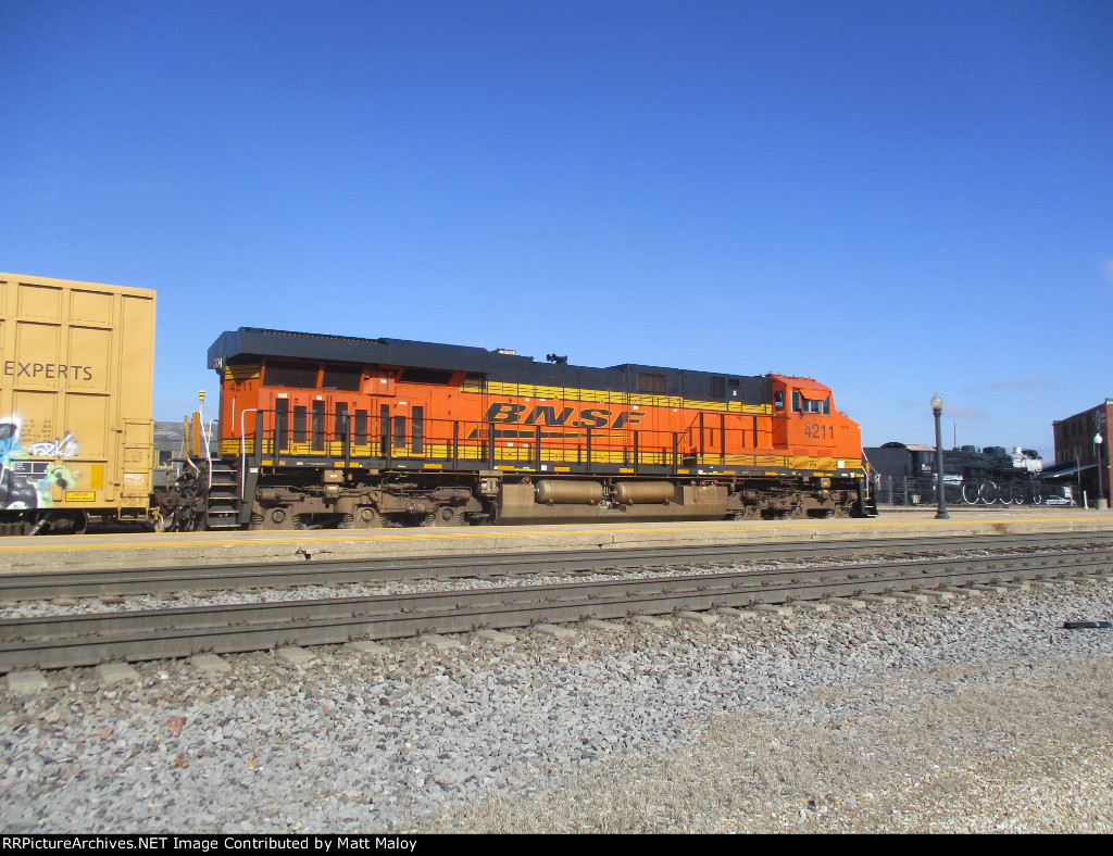 BNSF 4211